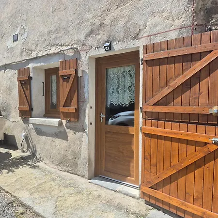 Au Pied Des Remparts بيت للعطل *