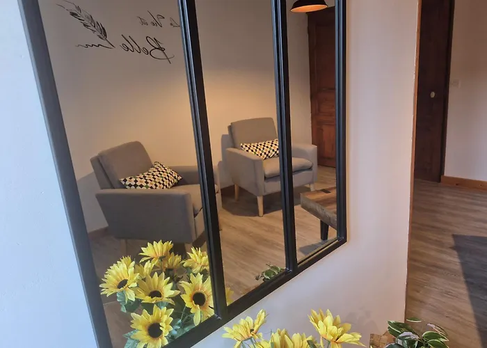 Au Pied Des Remparts *